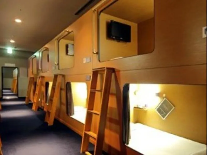 Capsule hotel Nikoh Refre - Men Only Hotel Sapporo